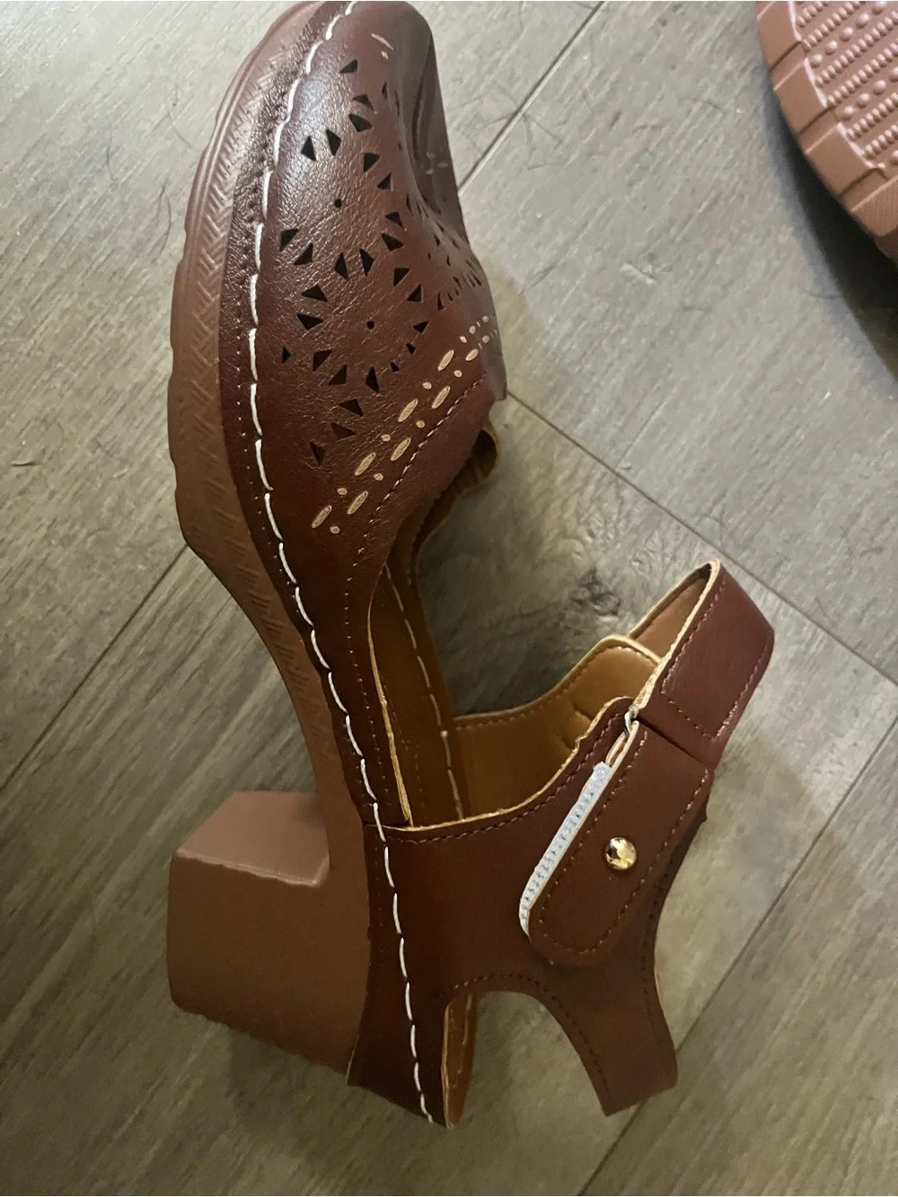N/A comfortable brown